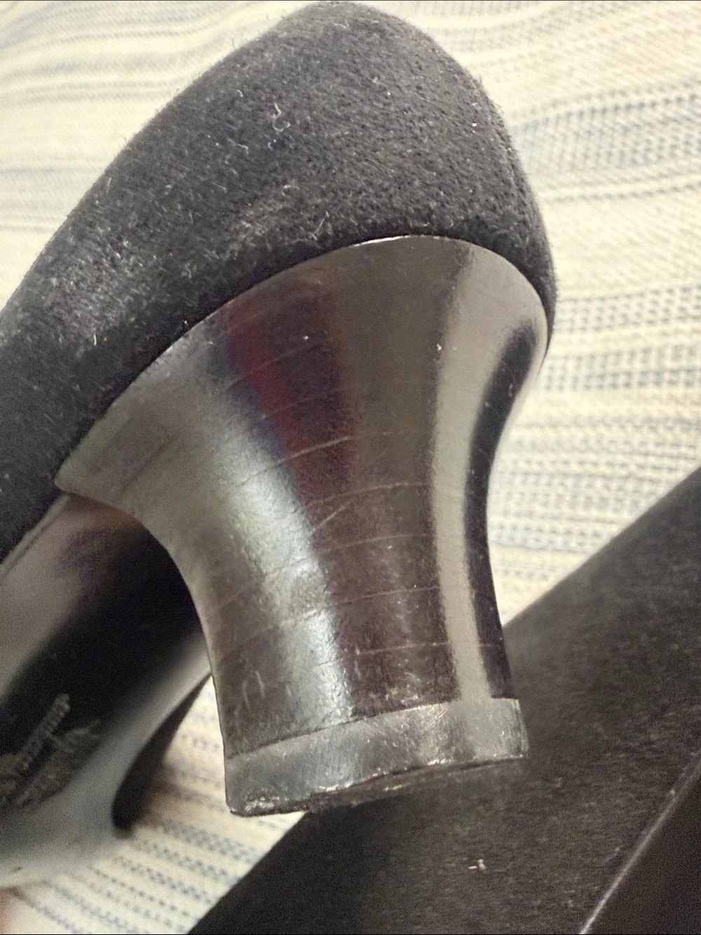 Salvatore Ferragamo Boutique Black Suede Patent Cap Toe Pumps 5.5